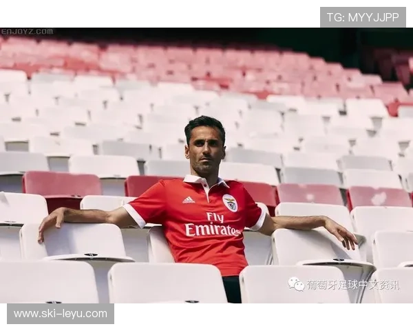 阿迪达斯足球球星全解析 领衔足坛的冠军之路与传奇足迹